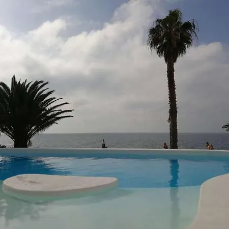 Sleeps 5 Pool Wifi Costa Teguise